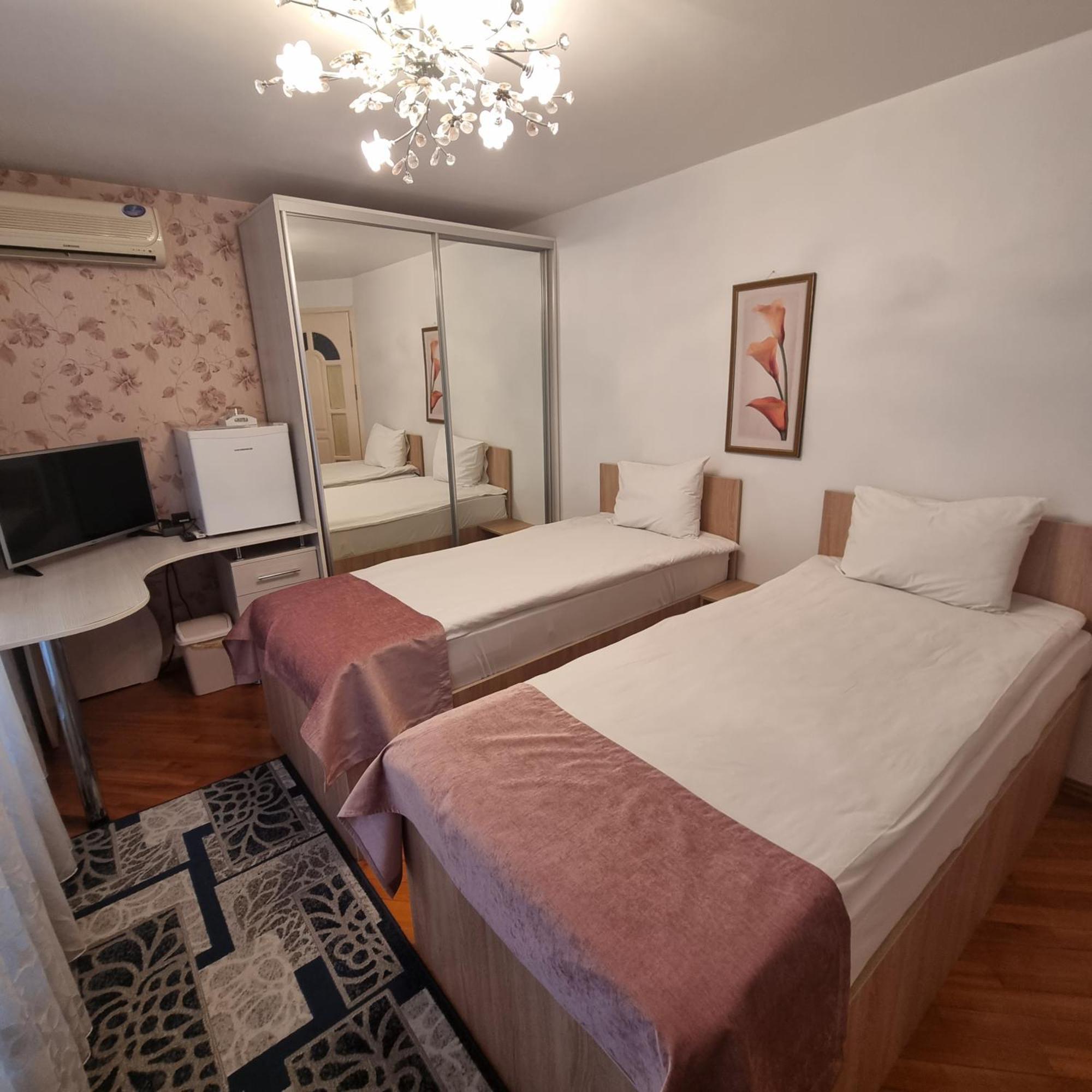 Hotel Home Sweet Home Chisinau Exterior photo